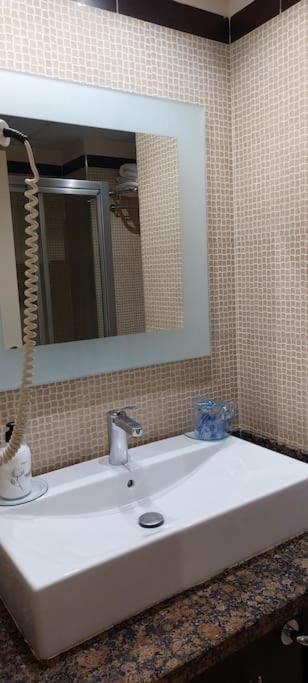 شقة بينالماذينا  في Elegante Alojamiento Con Piscina A 200 M Del Mar. المظهر الخارجي الصورة