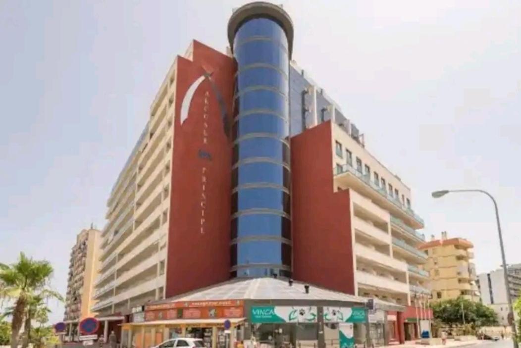 شقة بينالماذينا  في Elegante Alojamiento Con Piscina A 200 M Del Mar. المظهر الخارجي الصورة